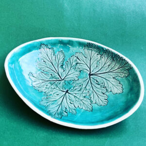Oval leaf bowl
